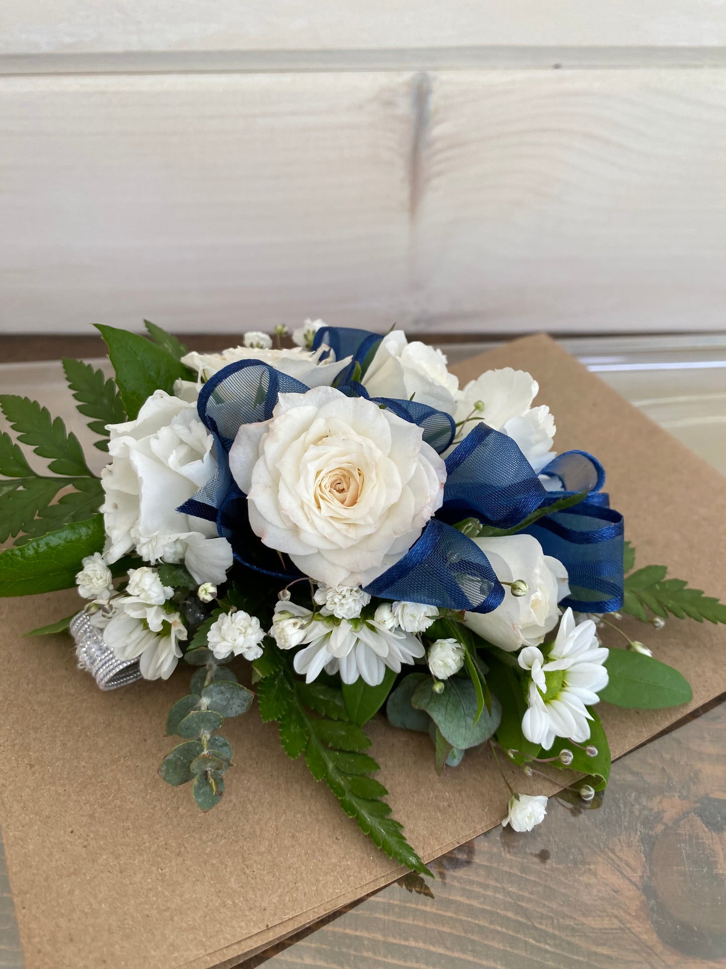Corsage White Tones (Custom Ribbon)